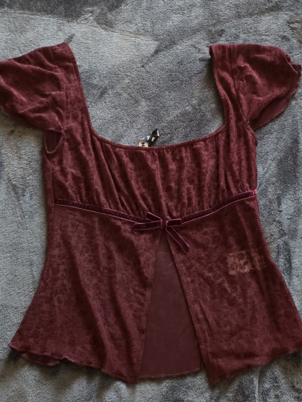 MOTEL Flock SPLIT blouse